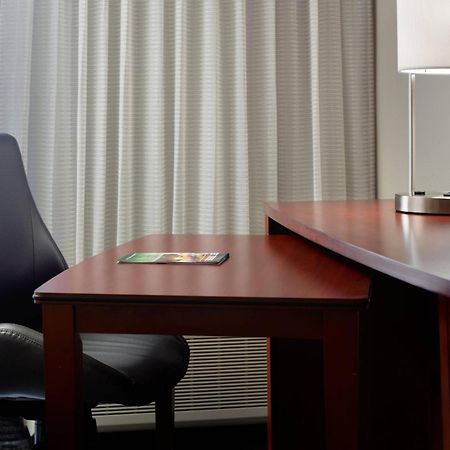 Courtyard By Marriott Fayetteville Εξωτερικό φωτογραφία