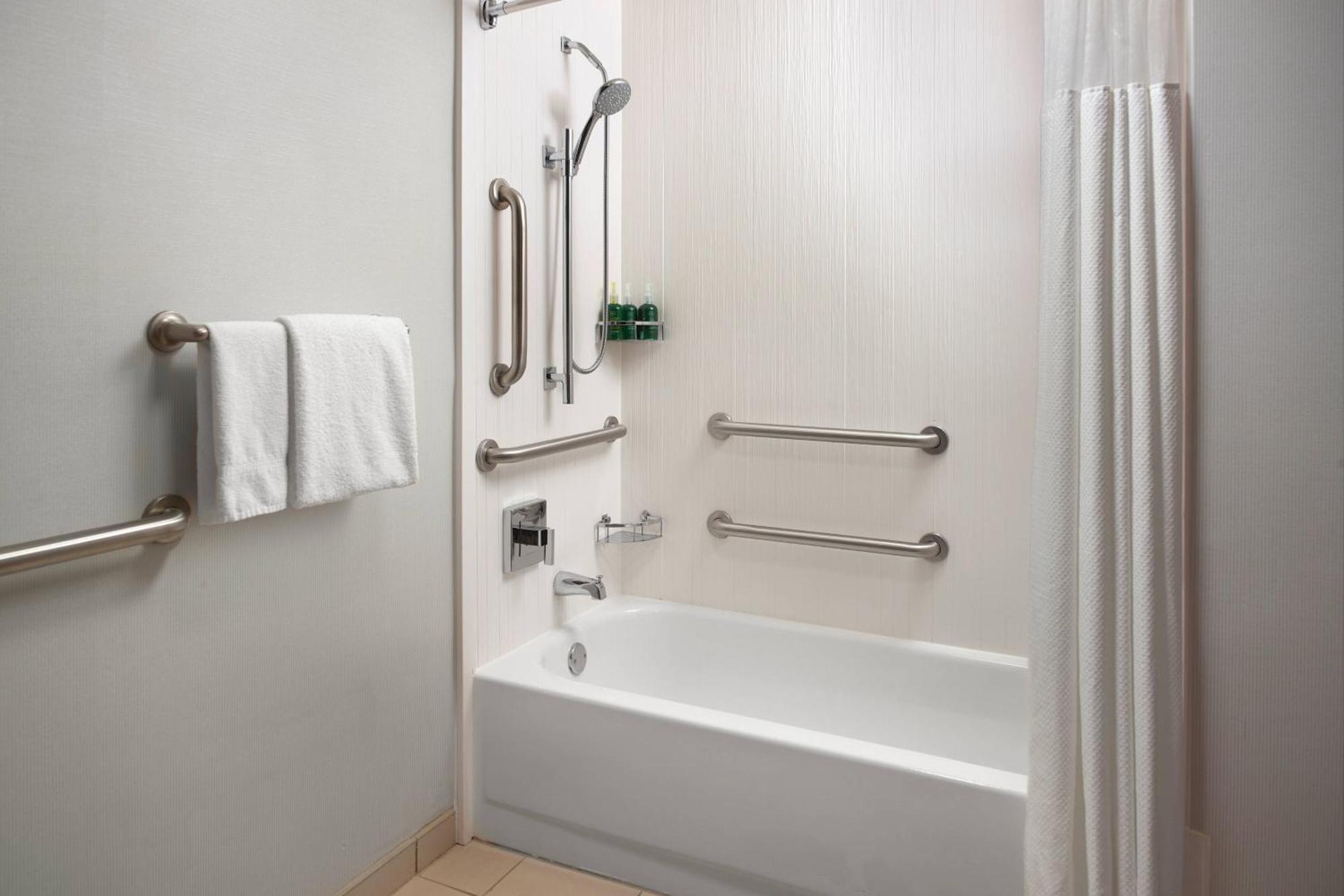 Courtyard By Marriott Fayetteville Εξωτερικό φωτογραφία