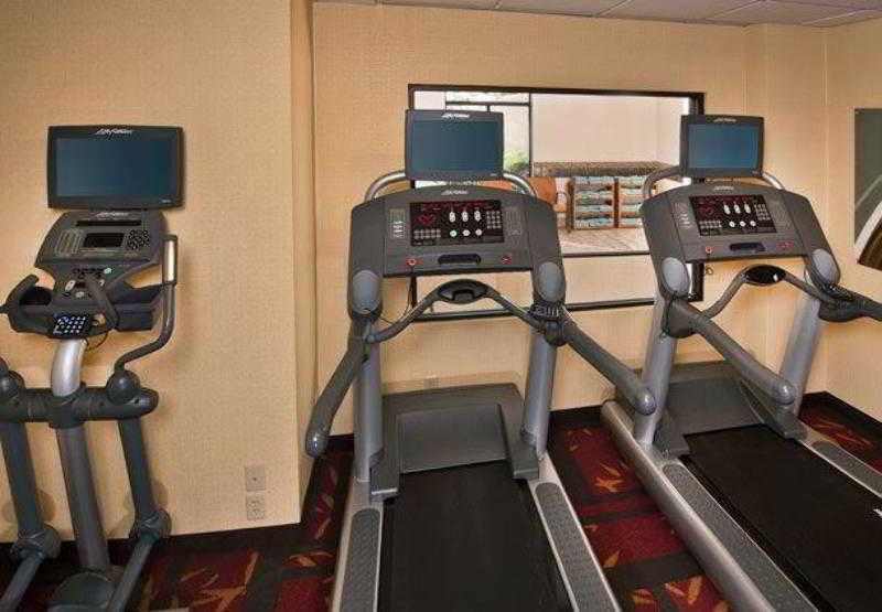 Courtyard By Marriott Fayetteville Εξωτερικό φωτογραφία