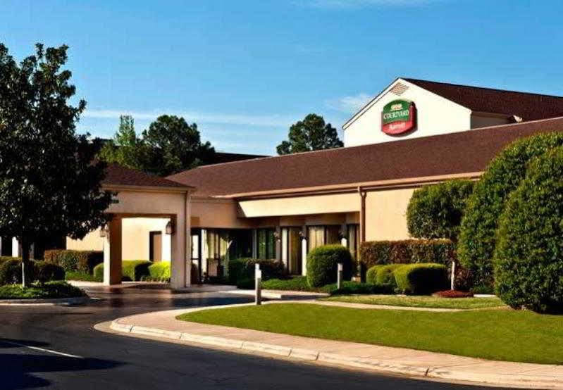 Courtyard By Marriott Fayetteville Εξωτερικό φωτογραφία