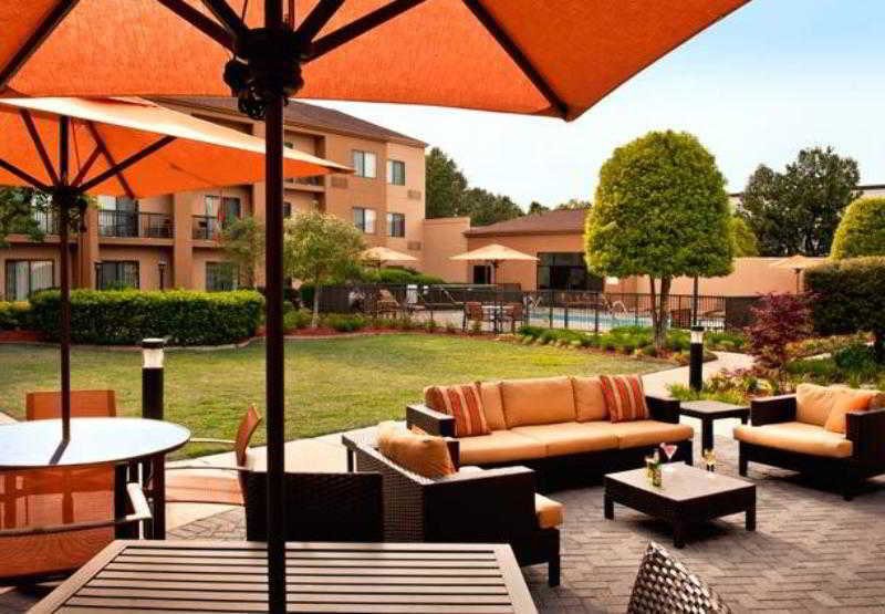 Courtyard By Marriott Fayetteville Εξωτερικό φωτογραφία