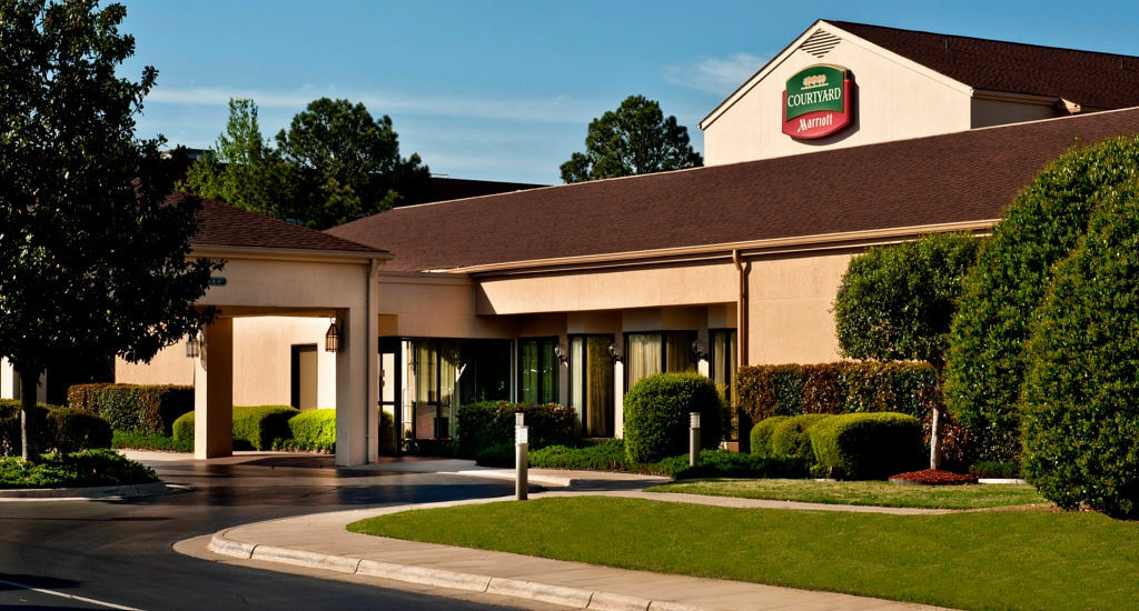 Courtyard By Marriott Fayetteville Εξωτερικό φωτογραφία